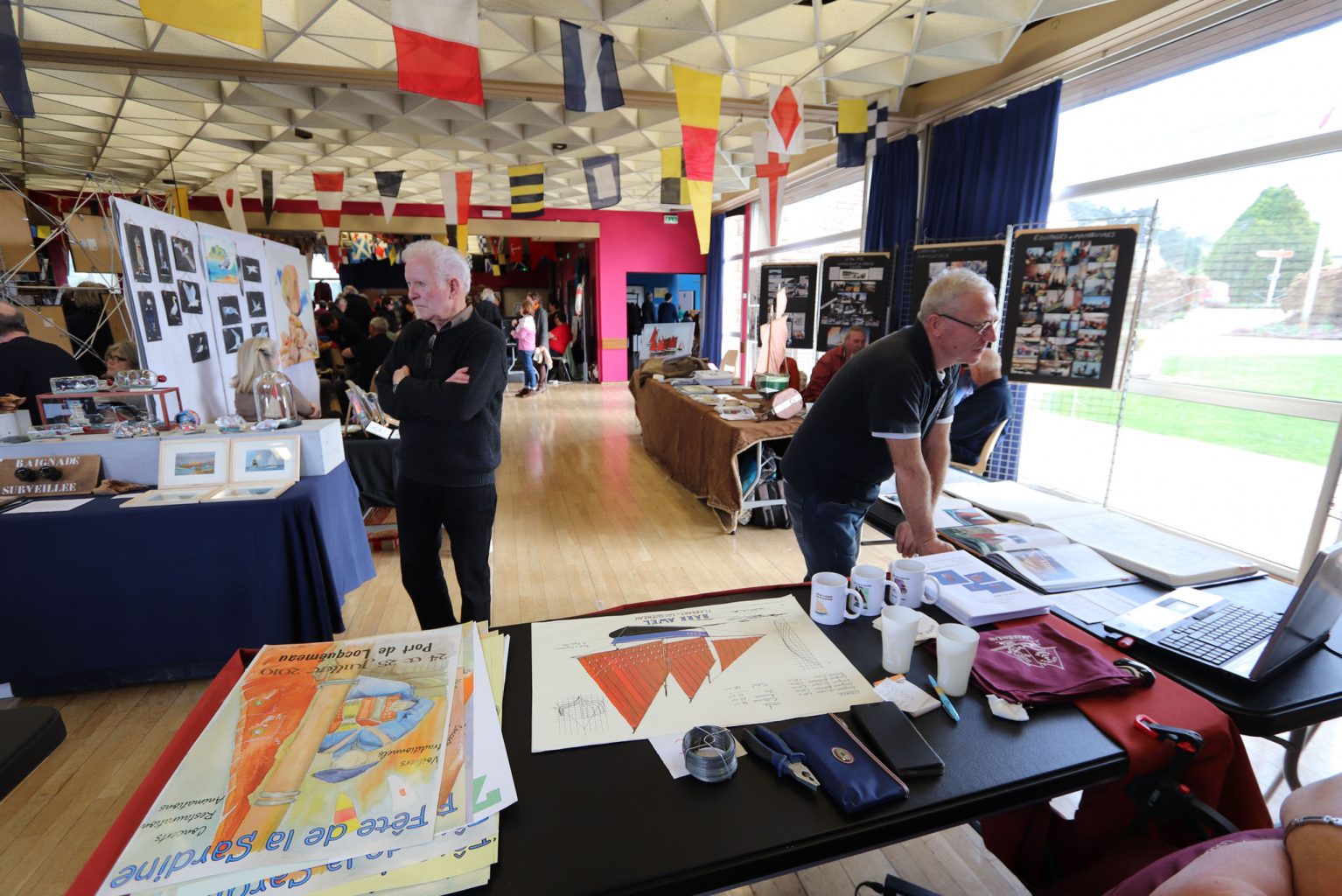 Stand de l’association Le Flambart présentant Barr Awel à la réunion des vieux gréements