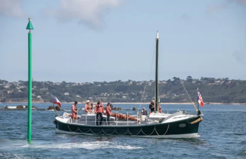 Barr awel navigation port à la Fête de la Sardine de Locquémeau.