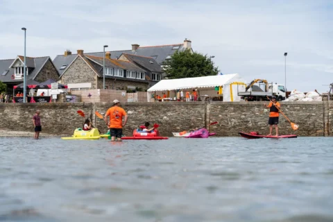 Animations familles plage à la Fête de la Sardine de Locquémeau.