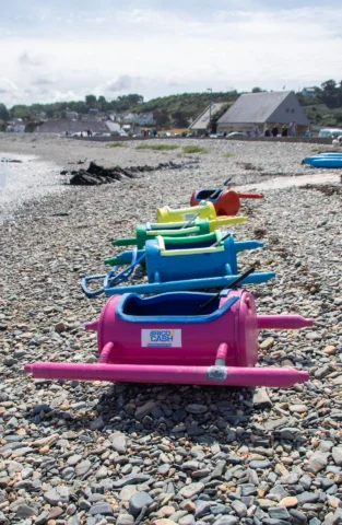 Petits bateaux enfants plage à la Fête de la Sardine de Locquémeau.